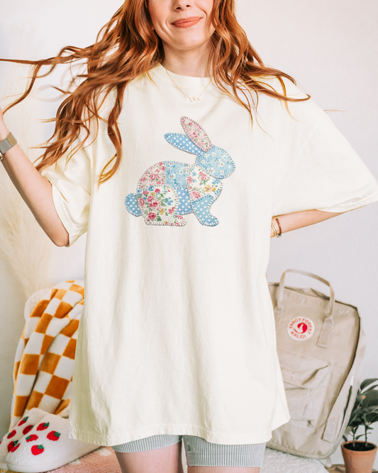 Patchwork Bunny Easter Shirt – Faux Patchwork Rabbit Graphic Tee – Vintage Pastel Spring T-Shirt for Women – Cute Easter Sunday Outfit