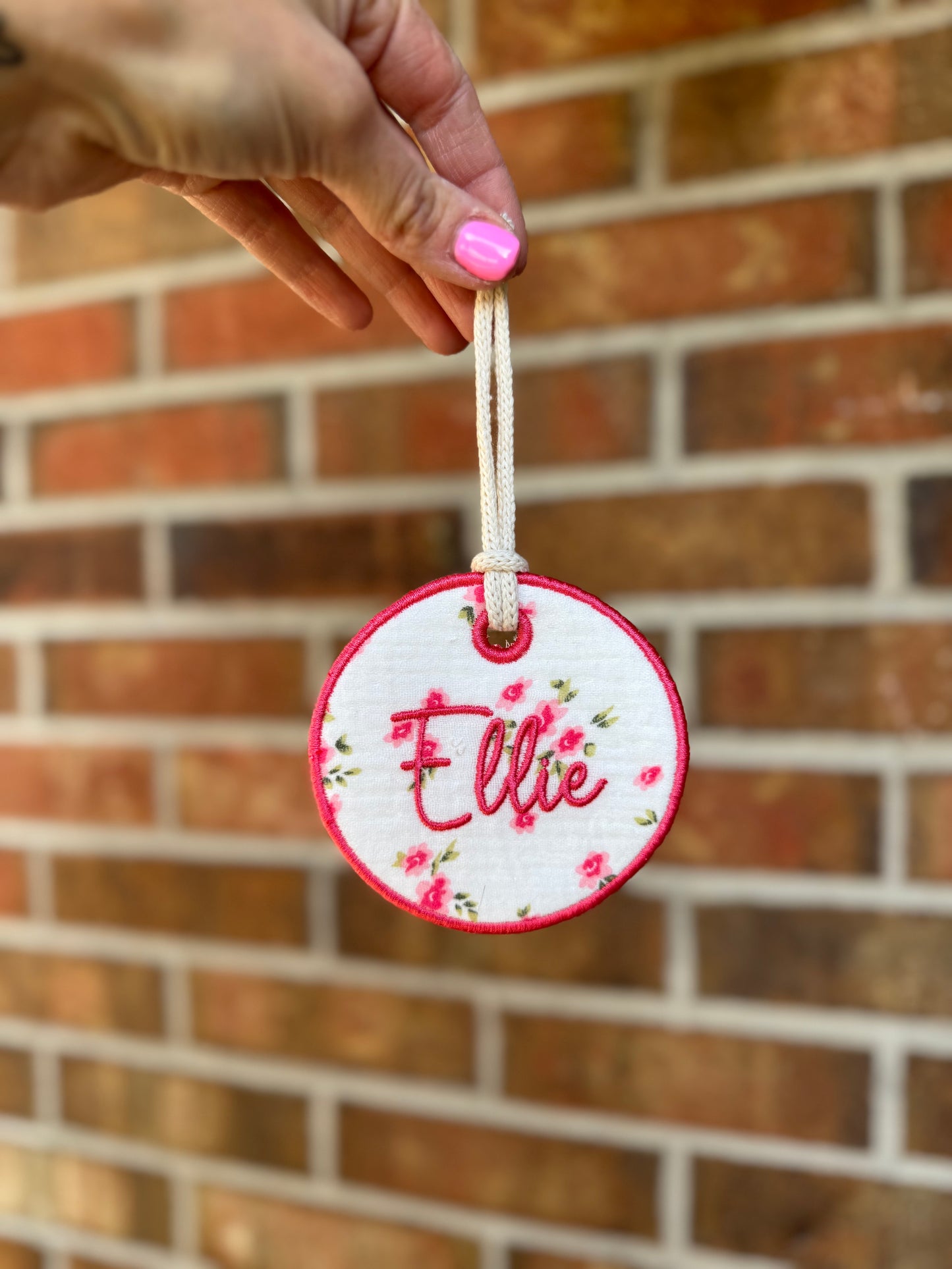 Custom Embroidered Round Bag Tag – Personalized Name Luggage Tag – Monogram Travel Tag – Backpack ID Tag – Kids School Bag Tag