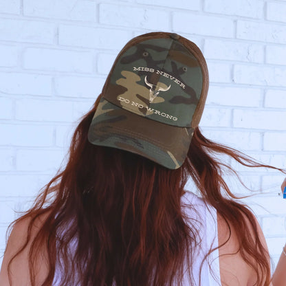 Miss Never Do No Wrong Trucker Hat – Two Tone Printed Hat | Funny Retro Hat for Women | Cute Summer Gift